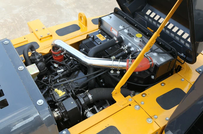 915E-engine-compartment-features